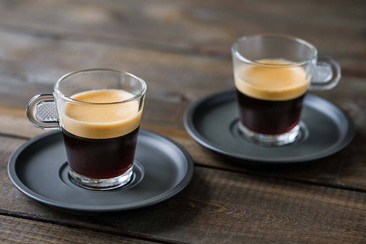 Zwei Tassen Espresso