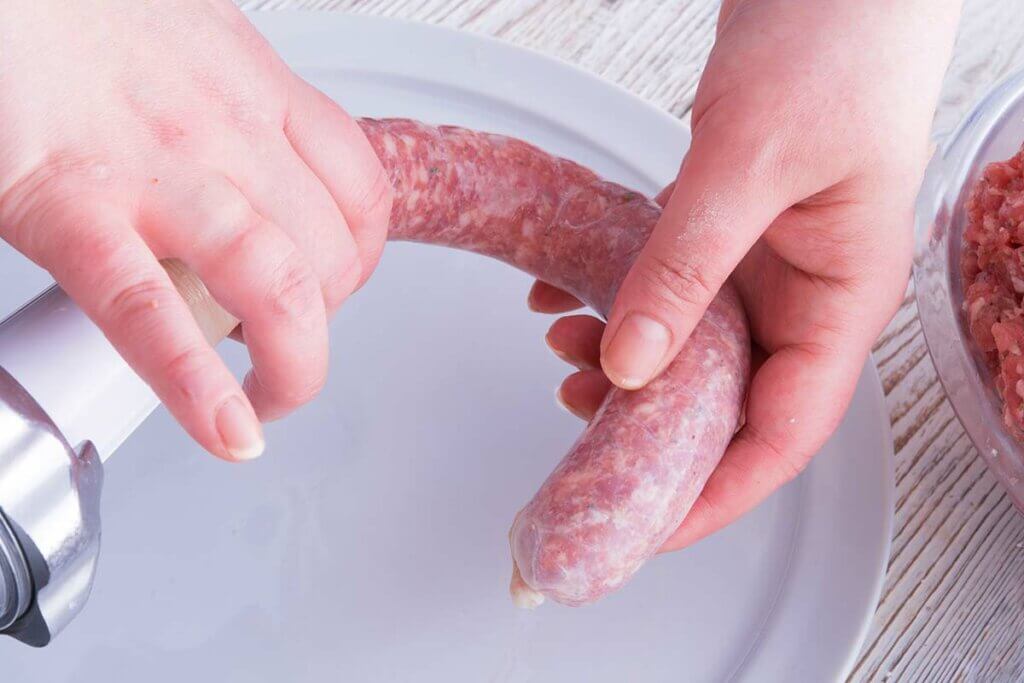 wurst wird gefüllt