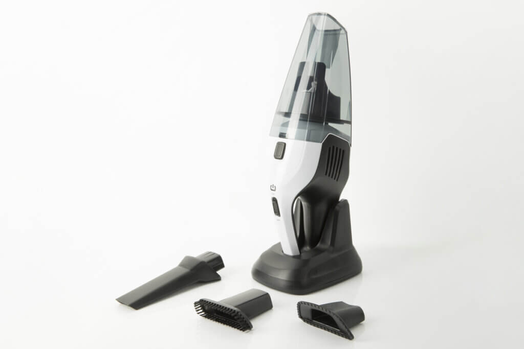 Handstaubsauger mit AufsÀtzen