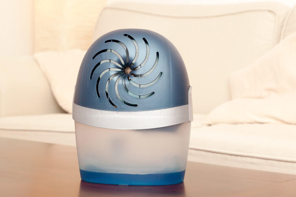 kleiner Luftentfeuchter in Wohnzimmer