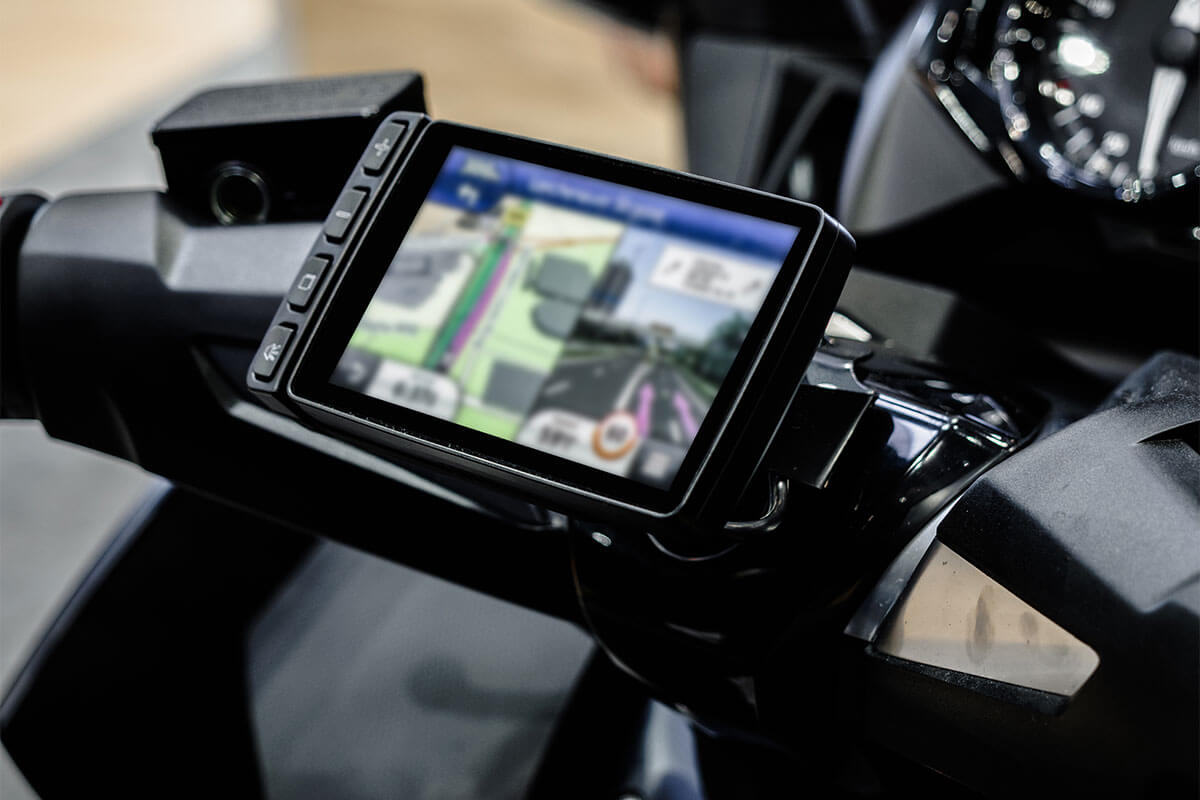 motorrad_navigationssysteme-navi auf dem motorradlenker