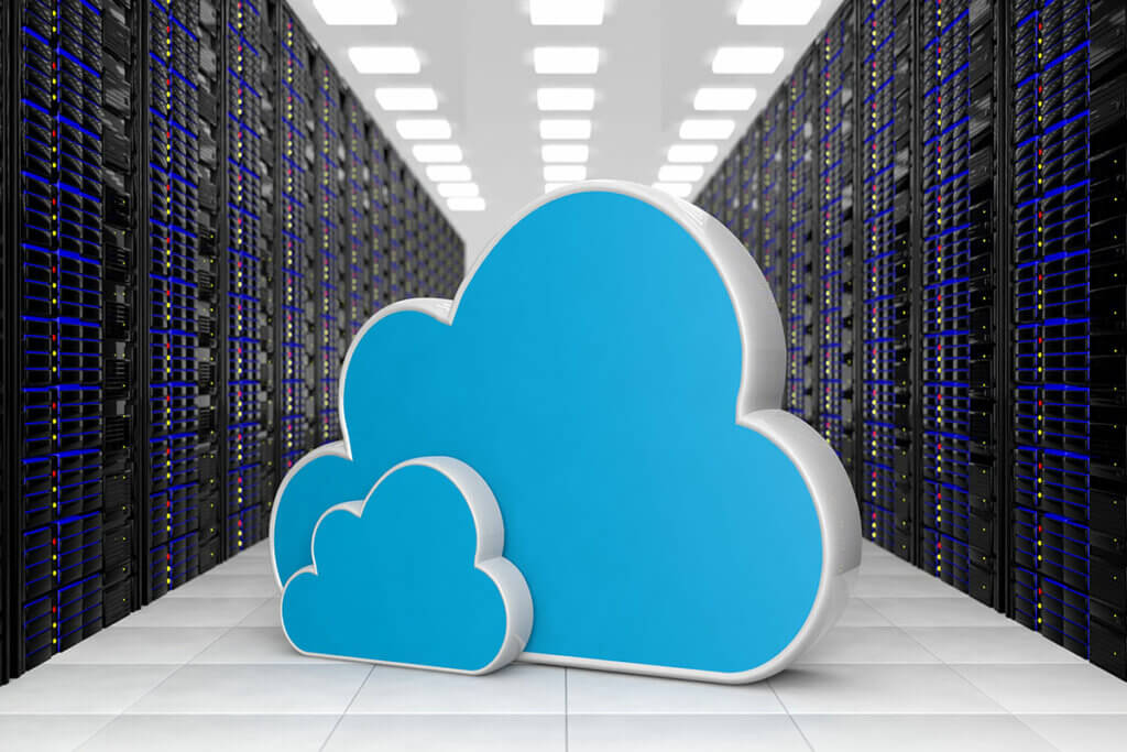 Datacenter mit zwei Cloudspeicher-Symbolen